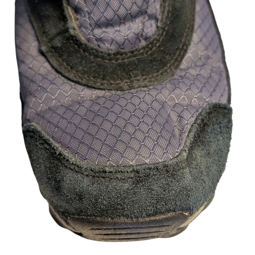 Columbia seen pet wear